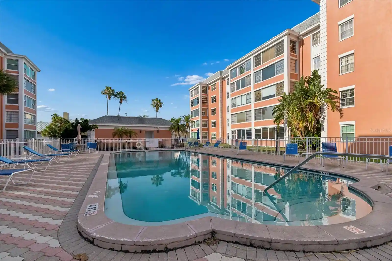 Listing Photo 2 - Condo for sale in 1900 68Th St N located at 1900 68Th St N, St. Petersburg, FL 33710 - Unit #210