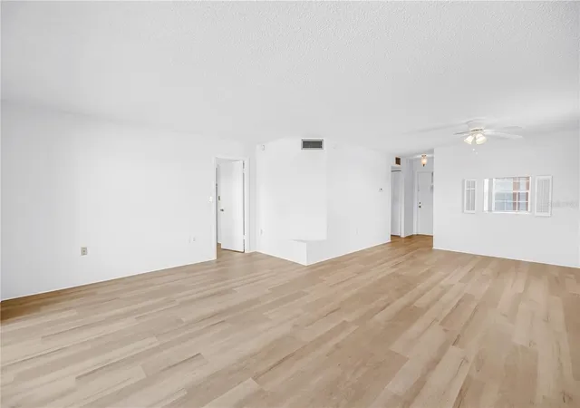 Listing Photo 4 - Condo for sale in building located at 1900 68Th St N, St. Petersburg, FL 33710 - Unit #210