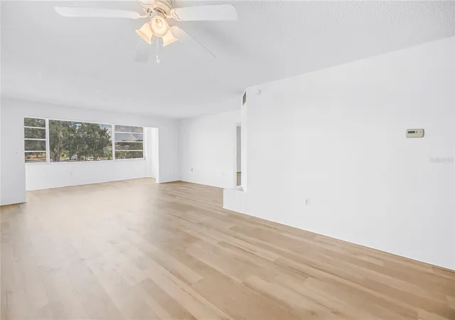 Listing Photo 5 - Condo for sale in building located at 1900 68Th St N, St. Petersburg, FL 33710 - Unit #210