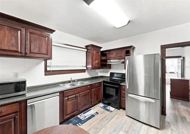 Photo 3 of Single family home for sale at 316 S Amelia Ave, Deland, FL 32724 | MLS# V4950498 | Listing updated on 2026-09-11
