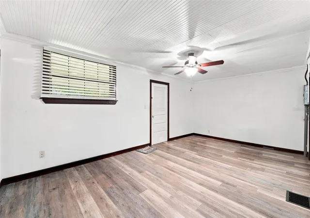 Photo 3 of Single family home for sale at 316 S Amelia Ave, Deland, FL 32724 | MLS# V4950498 | Listing updated on 2026-09-11