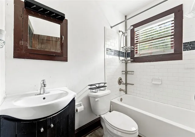 Photo 4 of Single family home for sale at 316 S Amelia Ave, Deland, FL 32724 | MLS# V4950498 | Listing updated on 2026-09-11