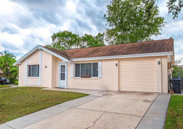 Photo 2 of Single family home for sale at 12401 Gunstock Ln, Hudson, FL 34667 | MLS# W7888177 | Listing updated on 2026-09-24