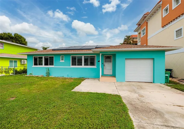 Photo 3 of Single family home for sale at 136 175th Terrace Dr E, Redington Shores, FL 33708 | MLS# TB8535021 | Listing updated on 2026-09-11