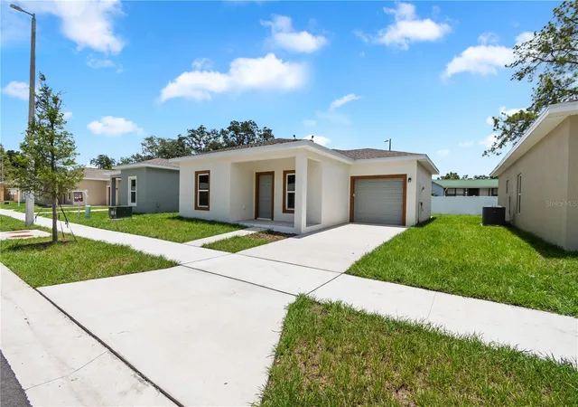 Photo 3 of Single family home for sale at 5017 Finders Ct, Tampa, FL 33617 | MLS# TB8535057 | Listing updated on 2026-09-12