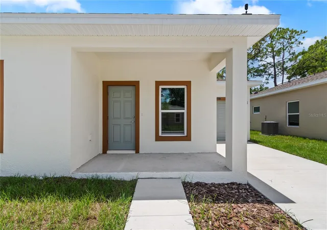 Photo 3 of Single family home for sale at 5017 Finders Ct, Tampa, FL 33617 | MLS# TB8535057 | Listing updated on 2026-10-17