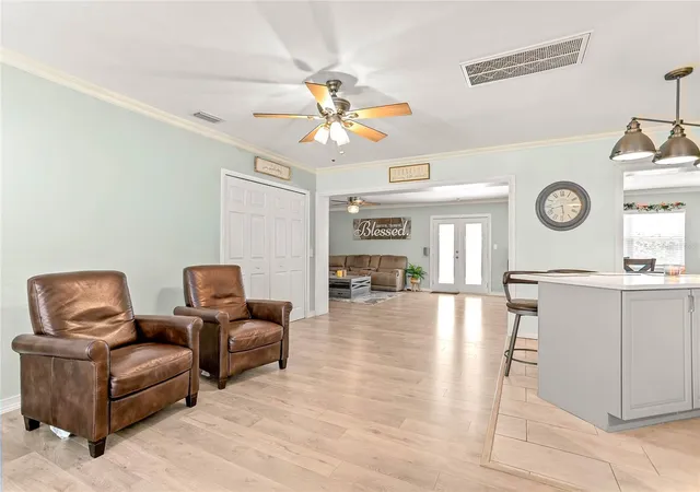 Photo 4 of Sale Pending at 2001 Magnolia Dr, Clearwater, FL 33764 | MLS# S5154860 | Listing updated on 2026-10-14