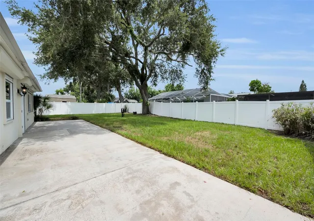 Photo 4 of Single family home for sale at 13760 87th Place, Seminole, FL 33776 | MLS# TB8535102 | Listing updated on 2026-09-12