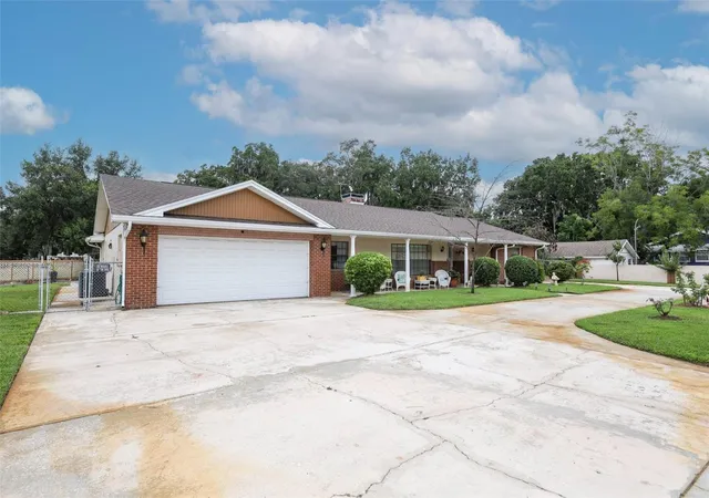 Photo 2 of Single family home for sale at 5520 Rockwood Ave, Orlando, FL 32839 | MLS# O6430100 | Listing updated on 2026-09-12