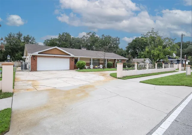 Photo 3 of Single family home for sale at 5520 Rockwood Ave, Orlando, FL 32839 | MLS# O6430100 | Listing updated on 2026-09-12