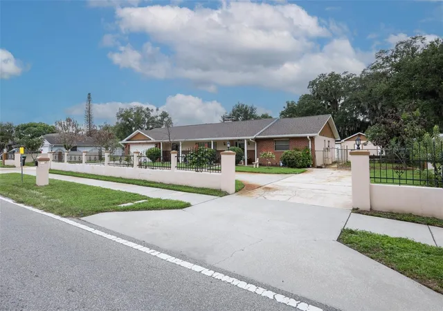 Photo 3 of Single family home for sale at 5520 Rockwood Ave, Orlando, FL 32839 | MLS# O6430100 | Listing updated on 2026-09-12