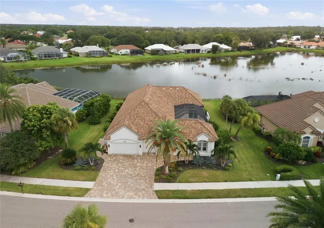 Photo 1 of Single family home for sale at 309 S Stone Briar Crk Dr, Venice, FL 34292 | MLS# N6145242 | Listing updated on 2026-10-13