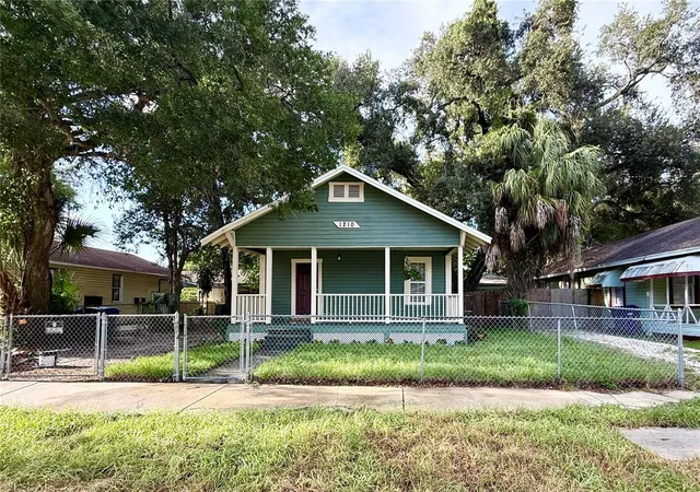 Photo 1 of Single family home for sale at 1210 E 32nd Avenue, Tampa, FL 33603 | MLS# TB8535226 | Listing updated on 2026-10-08