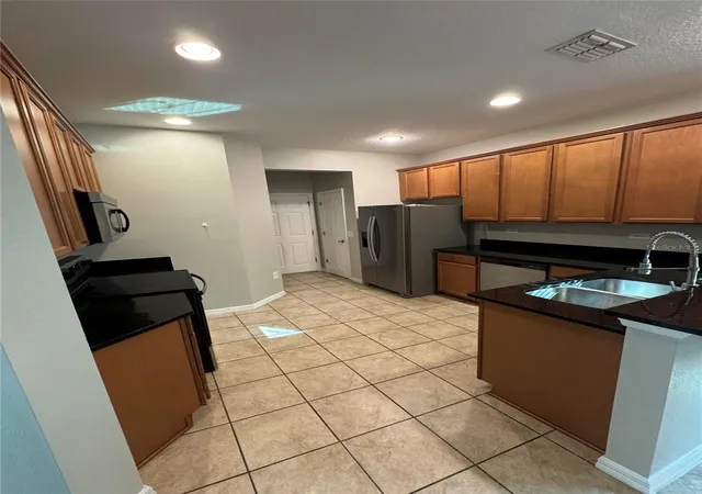 Photo 3 of Single family home for sale at 11938 Silverlake Park Dr, Windermere, FL 34786 | MLS# O6430196 | Listing updated on 2026-09-09