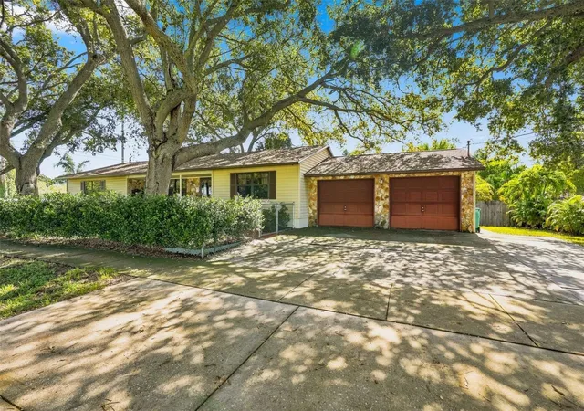 Photo 2 of Single family home for sale at 617 Mehlenbacher Rd, Belleair Bluffs, FL 33770 | MLS# TB8535336 | Listing updated on 2026-09-15