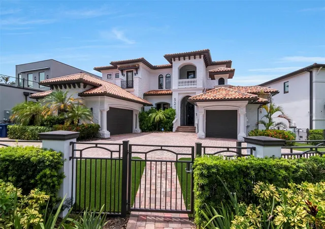 Photo 2 of Mansion for sale at 5211 W Neptune Way, Tampa, FL 33609 | MLS# TB8535350 | Listing updated on 2026-09-13