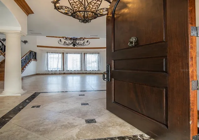 Photo 3 of Mansion for sale at 5211 W Neptune Way, Tampa, FL 33609 | MLS# TB8535350 | Listing updated on 2026-09-13
