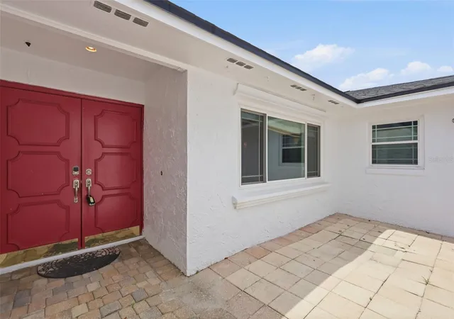Photo 4 of Single family home for sale at 6785 Tamarind Cir, Orlando, FL 32819 | MLS# O6430257 | Listing updated on 2026-09-27