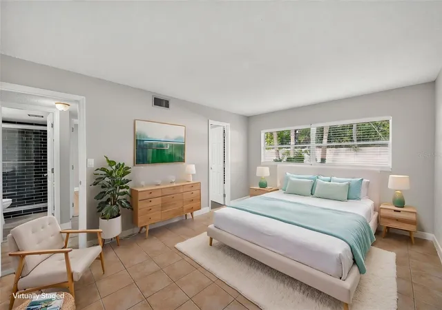Photo 3 of Condo for sale at 4780 Cove Cir St #103, Saint Petersburg, FL 33708 | MLS# TB8535393 | Listing updated on 2026-10-29