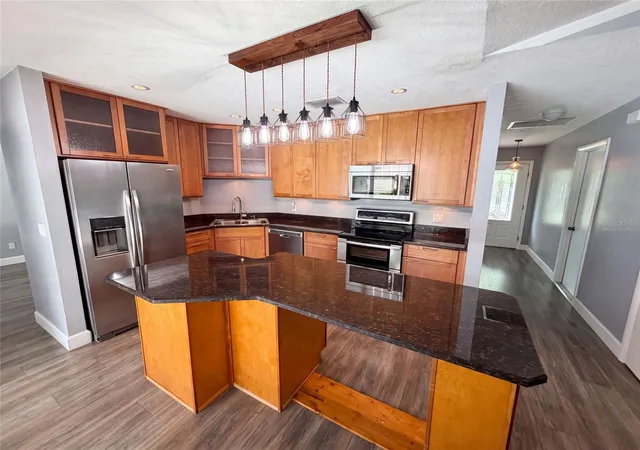 Photo 3 of Sale Pending at 4830 Dunbarton Dr, Orlando, FL 32817 | MLS# O6430317 | Listing updated on 2026-09-15