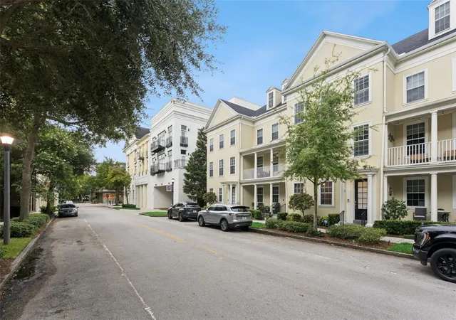 Photo 2 of Townhouse for sale at 1650 Prospect Ave, Orlando, FL 32814 | MLS# O6430338 | Listing updated on 2026-09-11