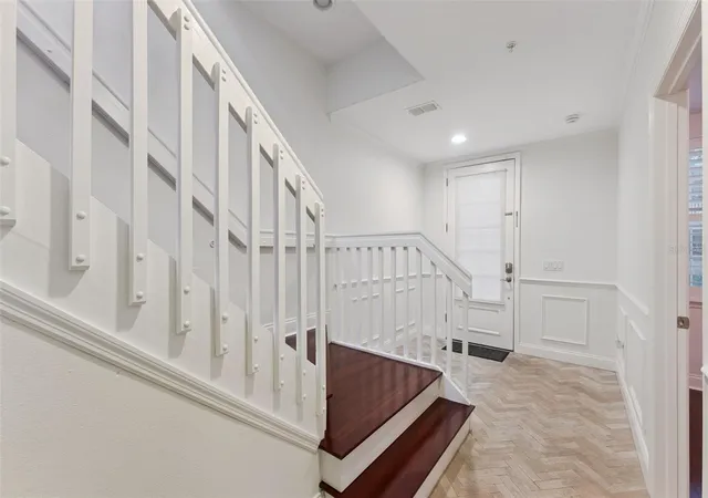 Photo 3 of Townhouse for sale at 1650 Prospect Ave, Orlando, FL 32814 | MLS# O6430338 | Listing updated on 2026-09-11