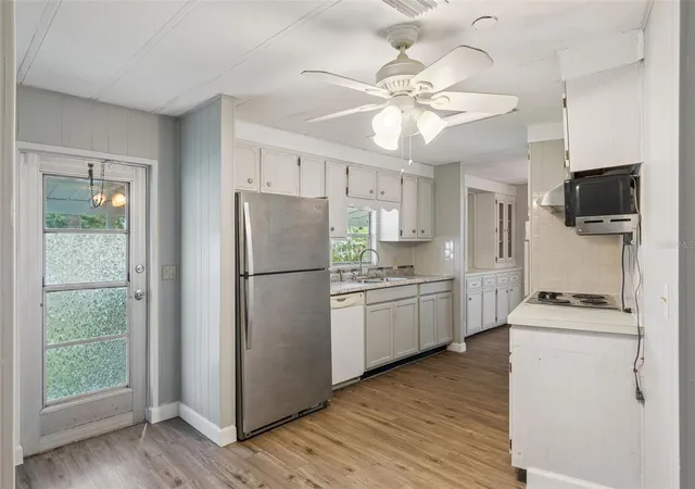 Photo 3 of Manufactured home for sale at 16842 Elderberry Dr, Montverde, FL 34756 | MLS# G5115998 | Listing updated on 2026-10-08
