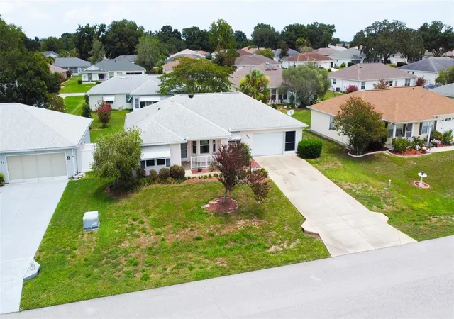 Photo 2 of Single family home for sale at 8480 Sw 61st Terrace Rd, Ocala, FL 34476 | MLS# OM729701 | Listing updated on 2026-09-15