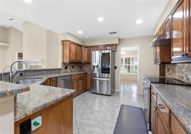 Photo 3 of Single family home for sale at 1889 Berkeley Ct, Maitland, FL 32751 | MLS# O6430446 | Listing updated on 2026-09-26