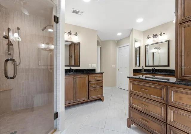 Photo 4 of Single family home for sale at 1889 Berkeley Ct, Maitland, FL 32751 | MLS# O6430446 | Listing updated on 2026-09-26