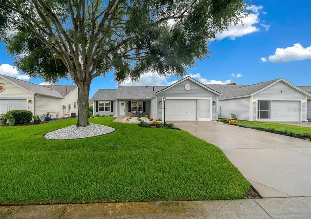 Photo 3 of Single family home for sale at 3048 Glenwood Pl, The Villages, FL 32162 | MLS# OM729718 | Listing updated on 2026-10-03