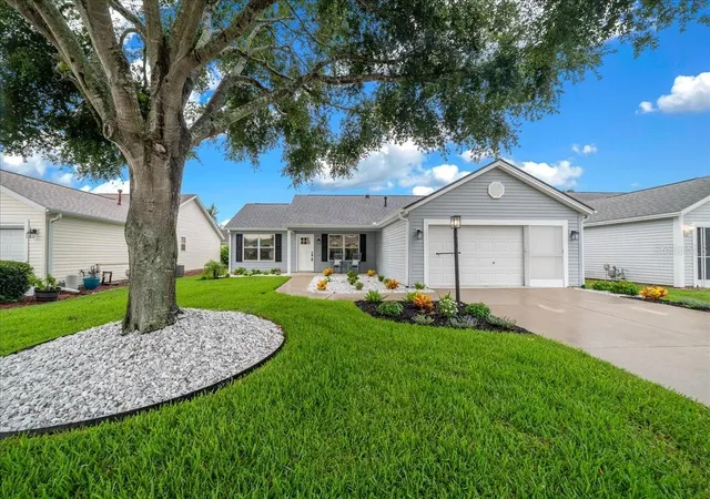 Photo 3 of Single family home for sale at 3048 Glenwood Pl, The Villages, FL 32162 | MLS# OM729718 | Listing updated on 2026-10-03