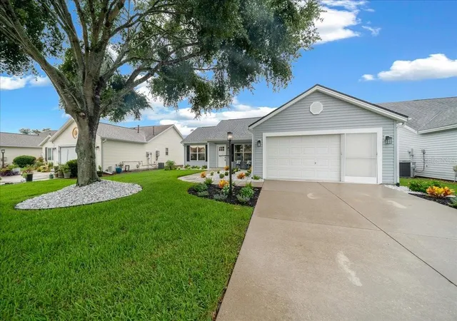 Photo 4 of Single family home for sale at 3048 Glenwood Pl, The Villages, FL 32162 | MLS# OM729718 | Listing updated on 2026-10-03