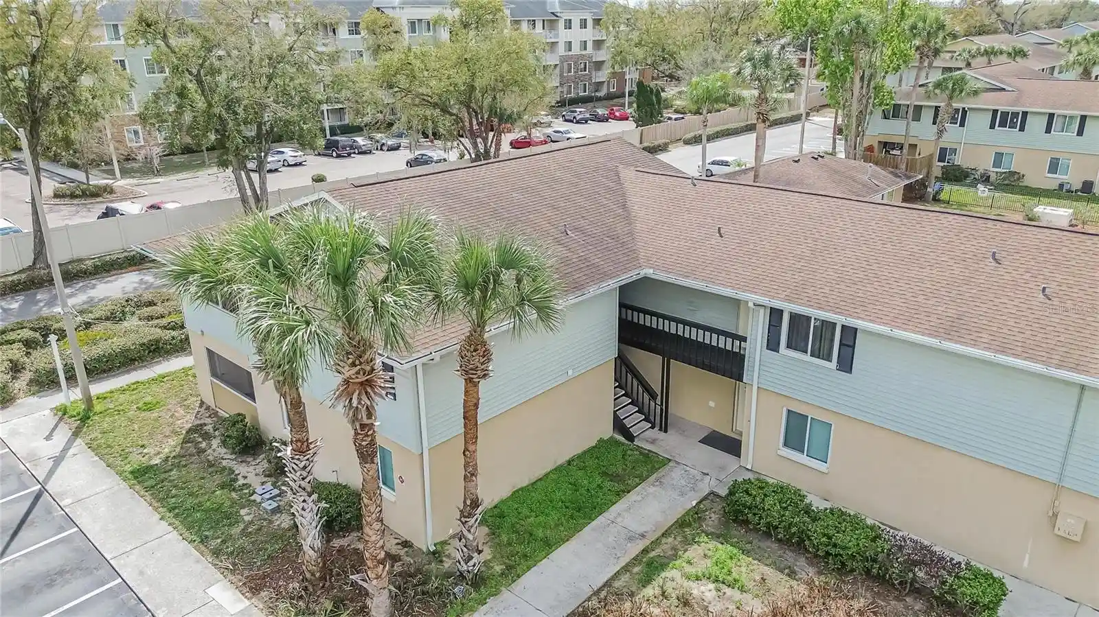 Listing Photo 2 - Condo for sale in 202 Red Maple Pl located at 202 Red Maple Pl, BRANDON, FL 33510 - Unit #202