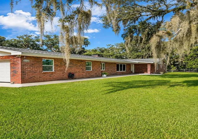 Photo 3 of Single family home for sale at 1221 Sw Skates St, Arcadia, FL 34266 | MLS# A4702053 | Listing updated on 2026-09-15