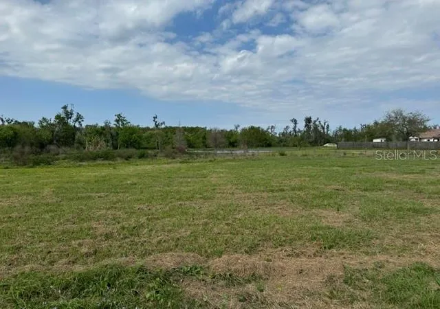 Photo 2 of Sale Pending at 14182 Haynes Rd, Dover, FL 33527 | MLS# TB8535833 | Listing updated on 2026-09-26