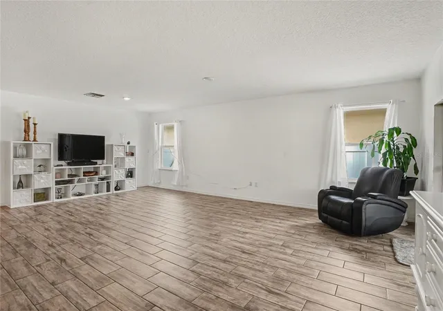 Photo 3 of Single family home for sale at 1281 Water Willow Dr, Groveland, FL 34736 | MLS# O6430729 | Listing updated on 2026-10-16