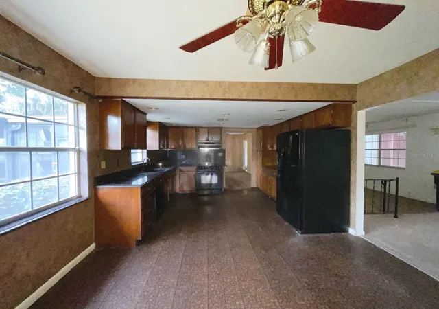 Photo 2 of Single family home for sale at 603 W Ocala St, Umatilla, FL 32784 | MLS# O6430745 | Listing updated on 2026-09-15