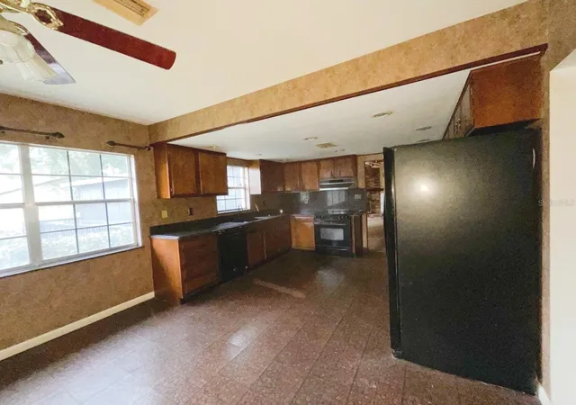 Photo 3 of Single family home for sale at 603 W Ocala St, Umatilla, FL 32784 | MLS# O6430745 | Listing updated on 2026-09-15