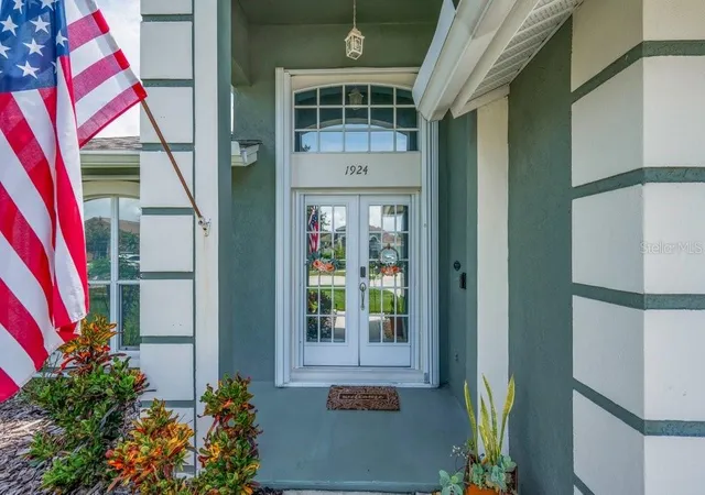 Photo 2 of Single family home for sale at 1924 Sedgefield St, Brandon, FL 33511 | MLS# TB8535881 | Listing updated on 2026-10-20