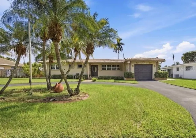 Photo 3 of Single family home for sale at 3230 Harrison St, Hollywood, FL 33021 | MLS# TB8535965 | Listing updated on 2026-10-01
