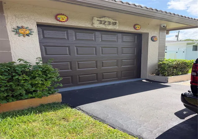 Photo 4 of Single family home for sale at 3230 Harrison St, Hollywood, FL 33021 | MLS# TB8535965 | Listing updated on 2026-10-01