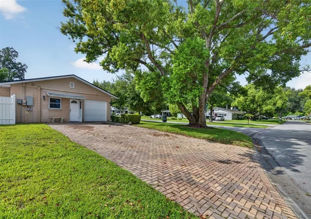 Photo 3 of Single family home for sale at 2641 Carvell Ct, Winter Park, FL 32792 | MLS# O6430894 | Listing updated on 2026-10-02