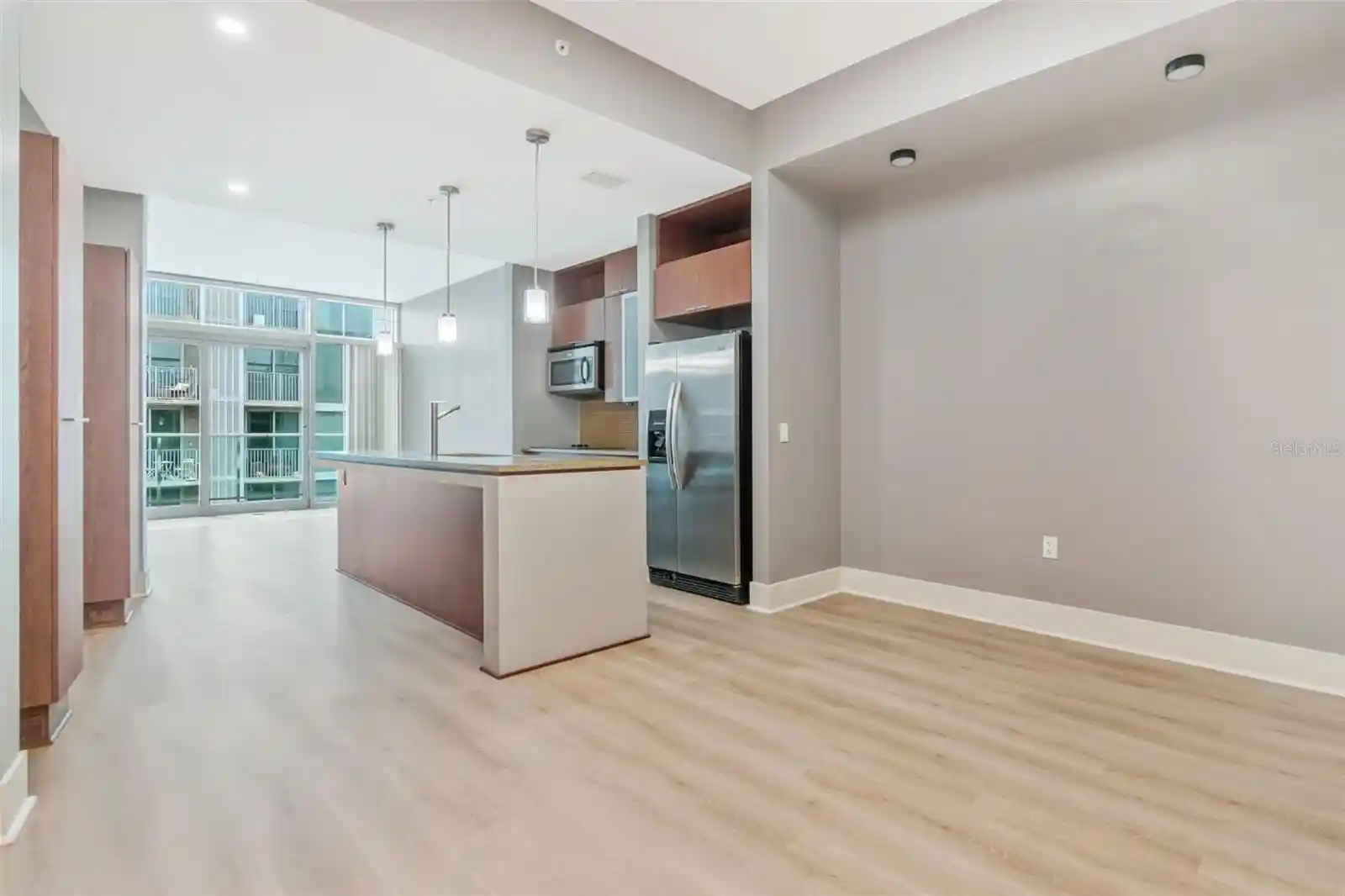 Listing Photo 2 - Condo for sale in 111 N 12Th St located at 111 N 12Th St, Tampa, FL 33602 - Unit #1820