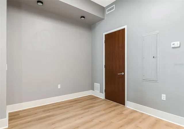 Listing Photo 4 - Condo for sale in building located at 111 N 12Th St, Tampa, FL 33602 - Unit #1820
