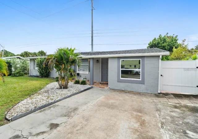 Photo 3 of Single family home for sale at 3906 Doane St, Orlando, FL 32839 | MLS# O6430946 | Listing updated on 2026-09-09