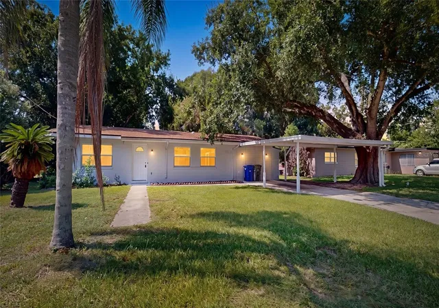 Photo 1 of Single family home for sale at 2218 Ave B Sw, Winter Haven, FL 33880 | MLS# P4939517 | Listing updated on 2026-09-14
