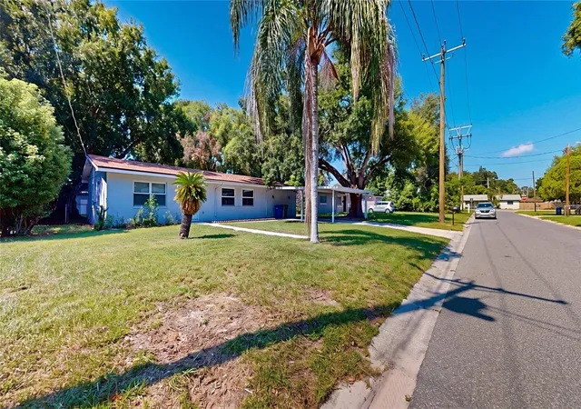 Photo 3 of Single family home for sale at 2218 Ave B Sw, Winter Haven, FL 33880 | MLS# P4939517 | Listing updated on 2026-09-14