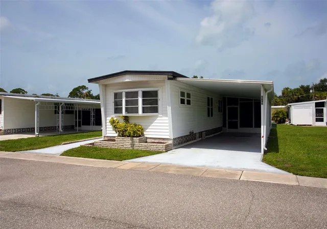 Photo 3 of Manufactured home for sale at 5690 Forsythia Rd, Venice, FL 34293 | MLS# TB8536300 | Listing updated on 2026-09-15