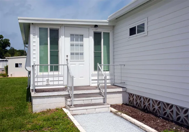 Photo 3 of Manufactured home for sale at 5690 Forsythia Rd, Venice, FL 34293 | MLS# TB8536300 | Listing updated on 2026-09-15
